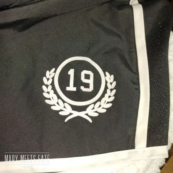 Black Pull On Running Shorts Small 19 Emblem Gym Workout Gear - Picture 4 of 6